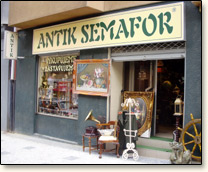 Antik Semafor - pohled z ulice